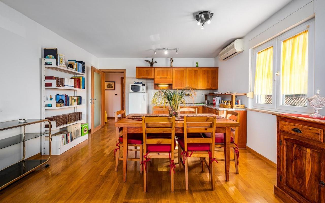 Valessia House With Apartment Umag Exterior foto